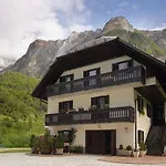 Apartament Mija *